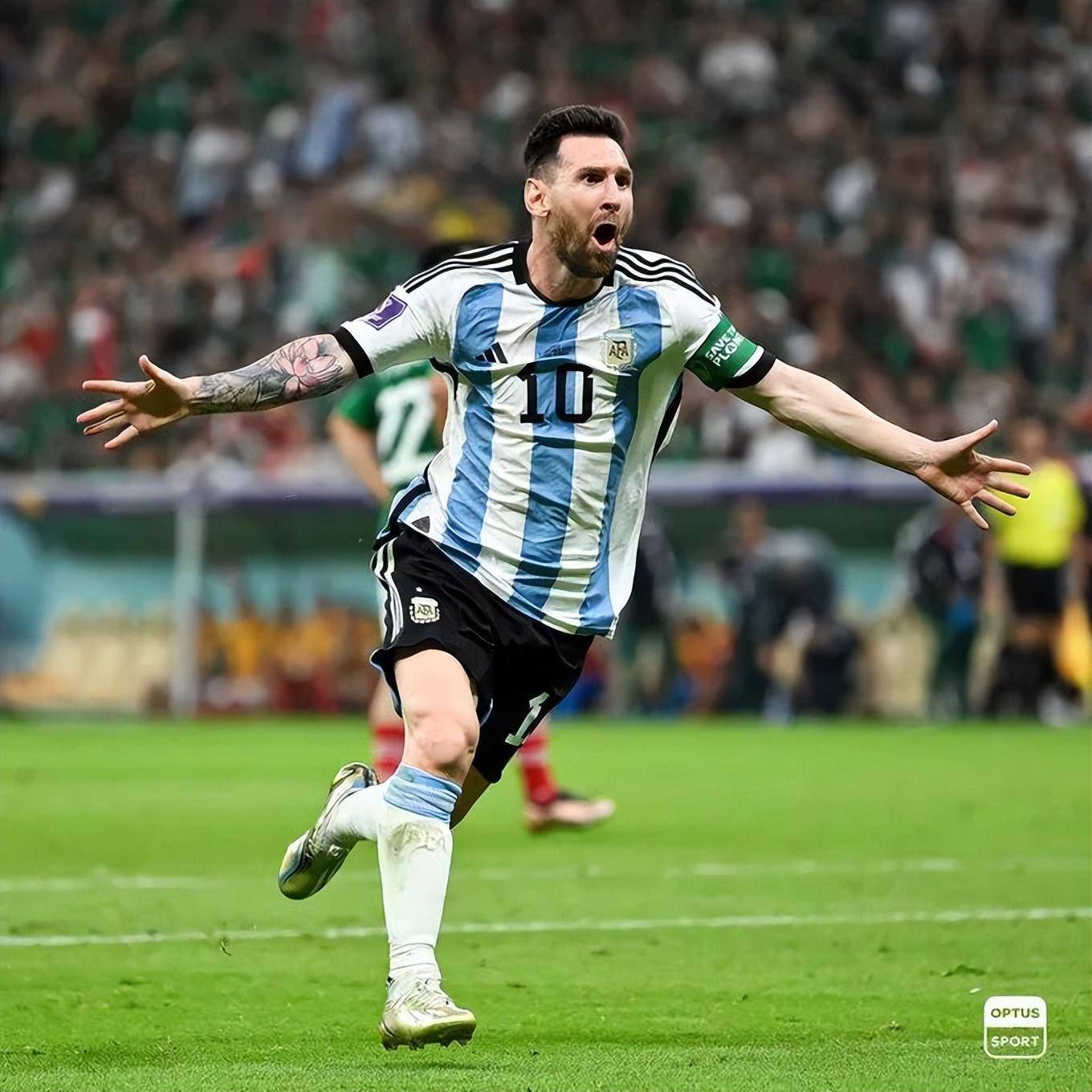 英超第13轮切尔西对阵阿森纳，双方均状态出色，争夺争冠席位，赛果待定。