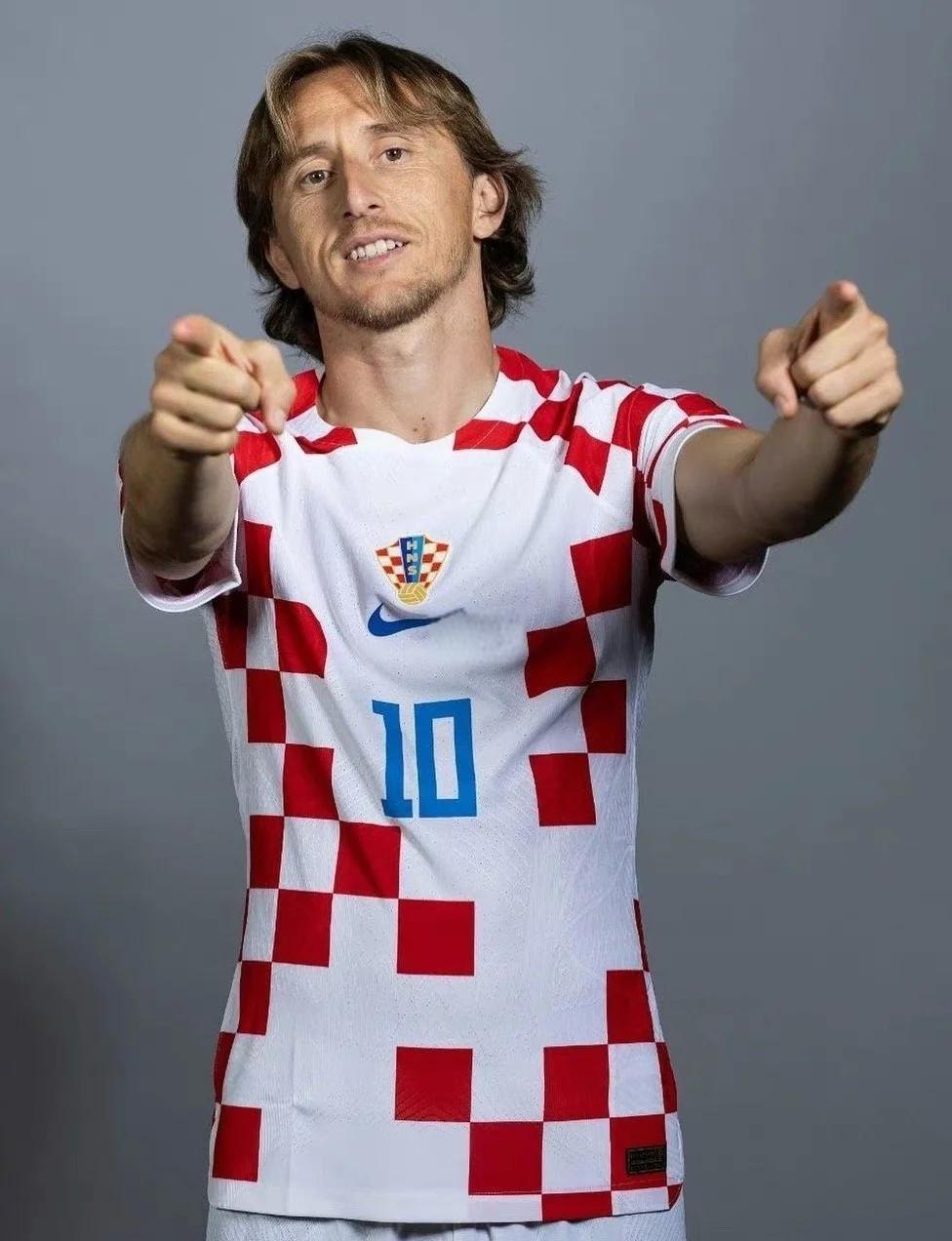 英超历史单一球员对同一球队全败纪录：莱诺对曼城13场全败第3