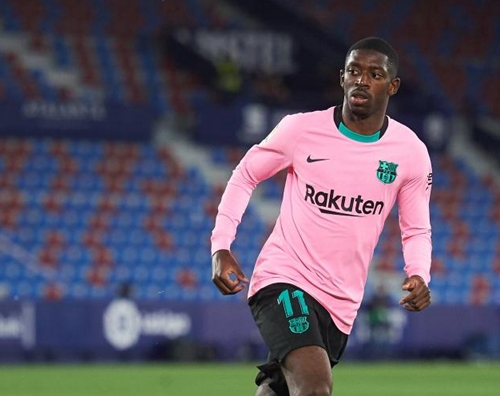 2分，又是2分！顶薪中锋被34岁老将羞辱，球迷嘲讽：这表现真的可以